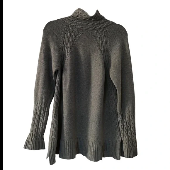 Alashan Wool and Cashmere Blend Fisherman Turtleneck in Sage Green size Large - Picture 2 of 15